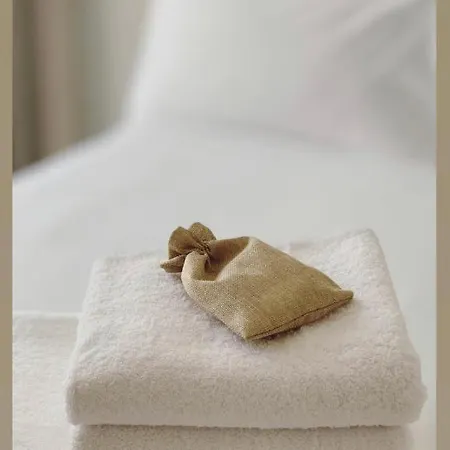 Bed & Breakfast Les Bikinis 2*